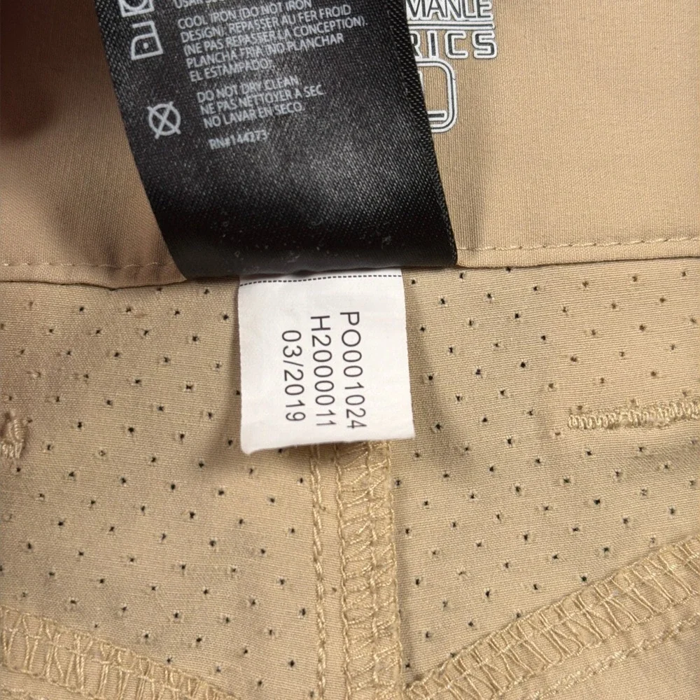 Huk Next Level Fishing Shorts Mens 36